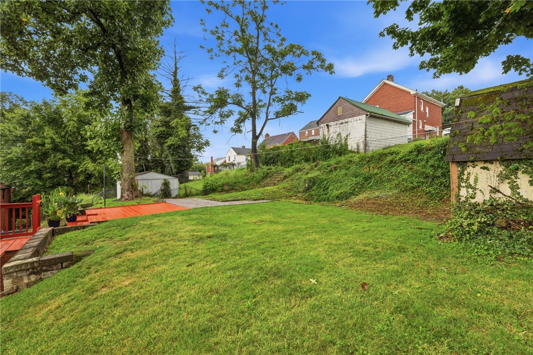 1241 Oakglen St
