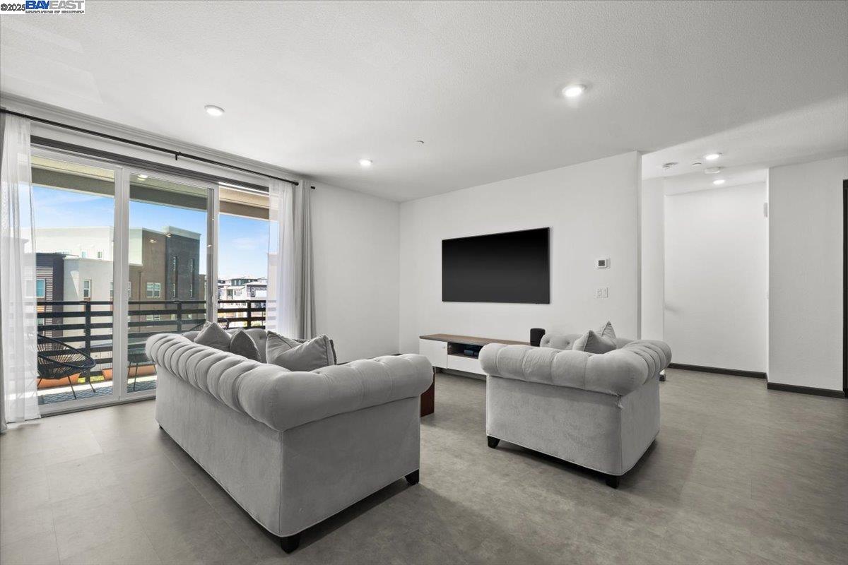 5483 Melissa Ln