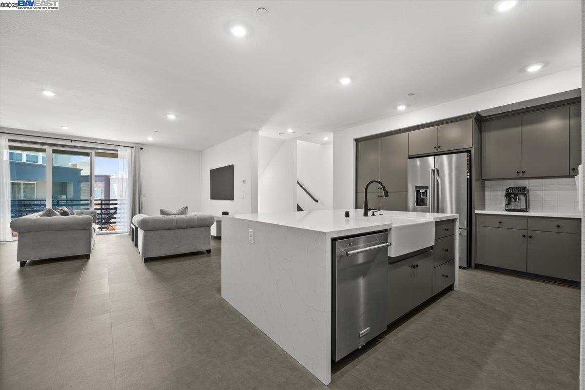 5483 Melissa Ln