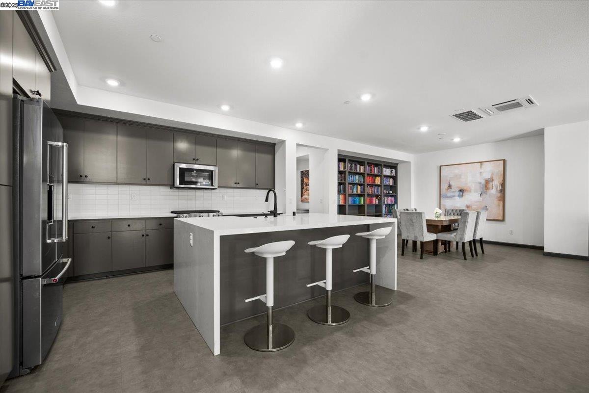5483 Melissa Ln