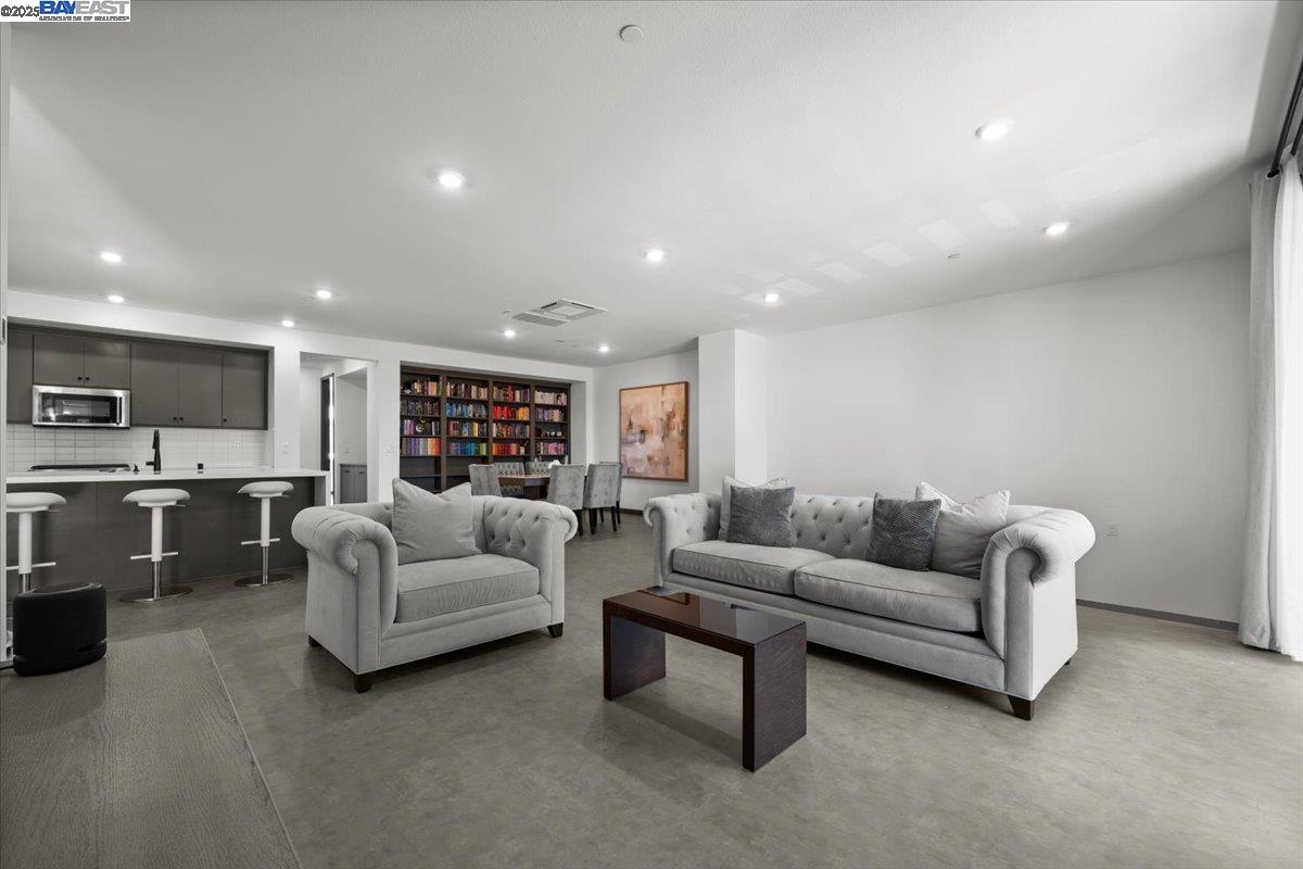 5483 Melissa Ln