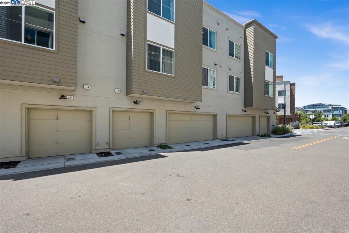 5483 Melissa Ln