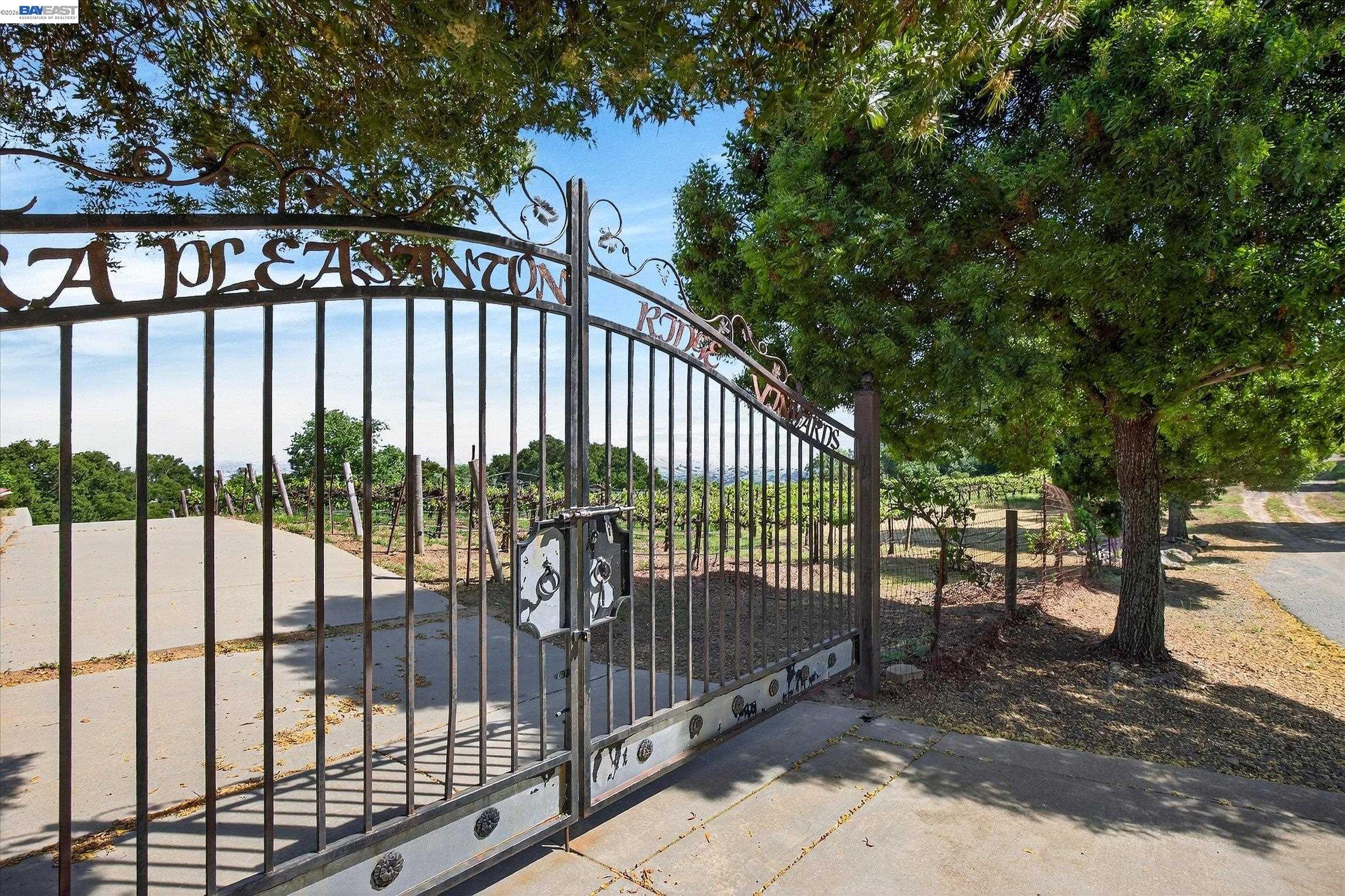 9500 Santos Ranch Rd