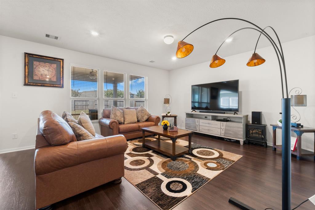 3952 Eagle Nest Lake Lane