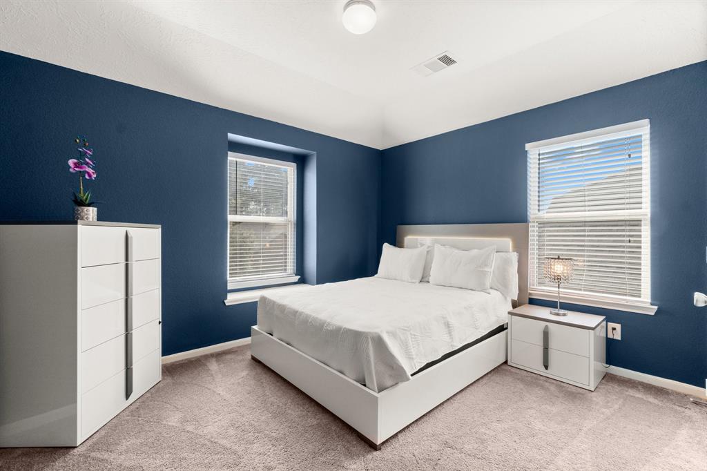 3952 Eagle Nest Lake Lane