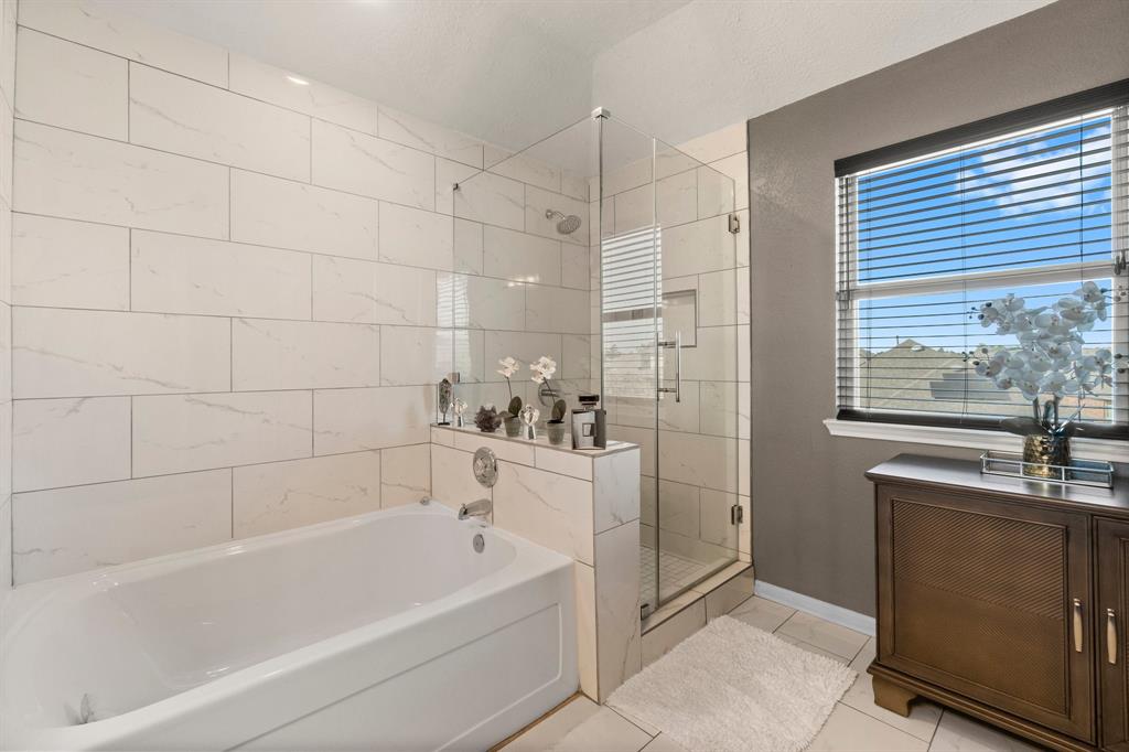 3952 Eagle Nest Lake Lane