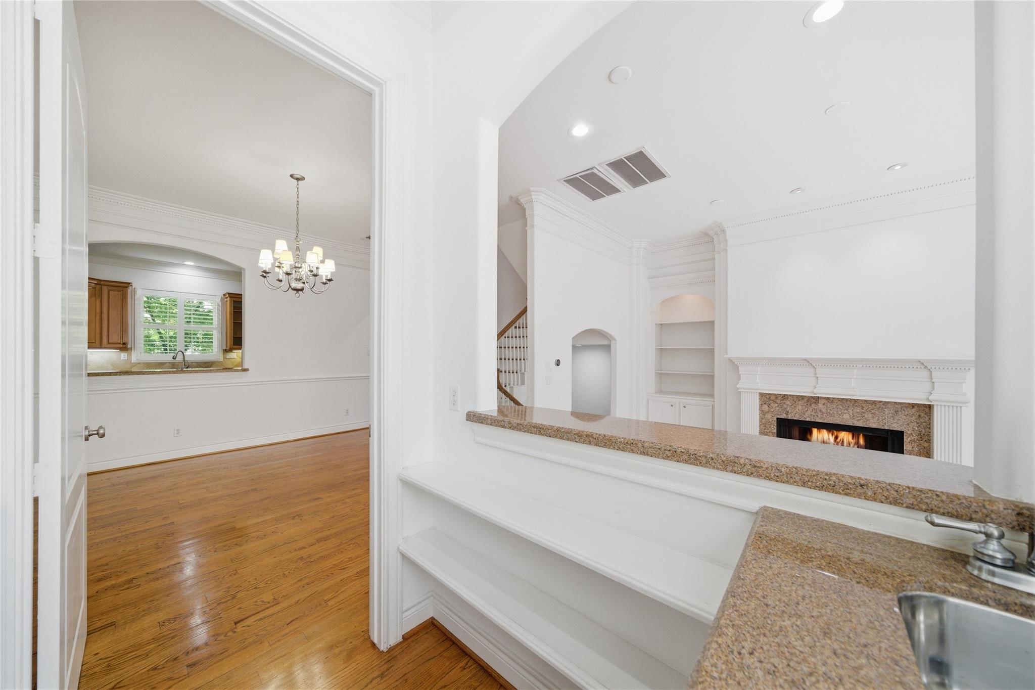 1329 Hyde Park Boulevard