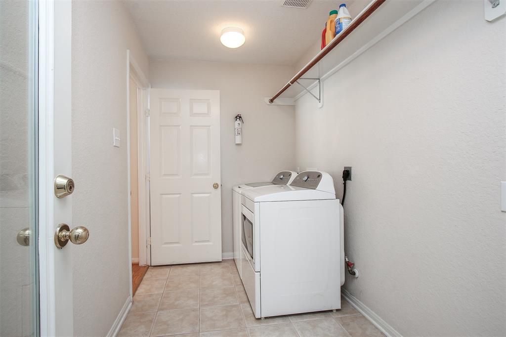 10 W Foxbriar Forest Circle