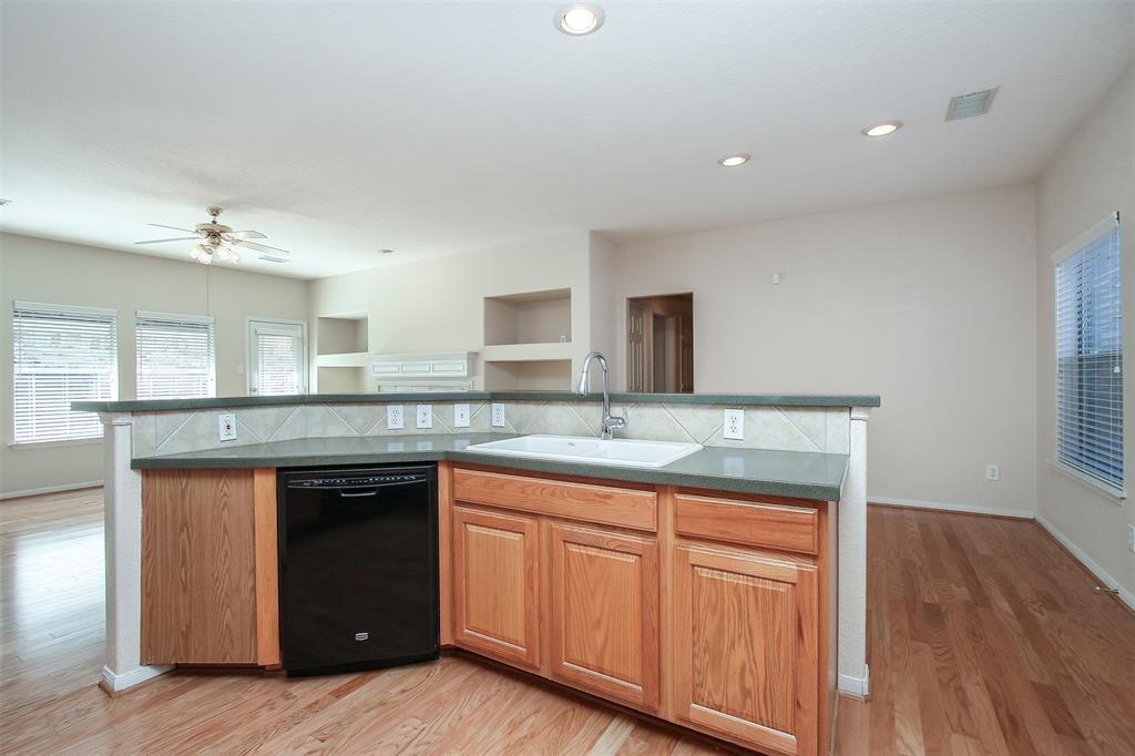10 W Foxbriar Forest Circle