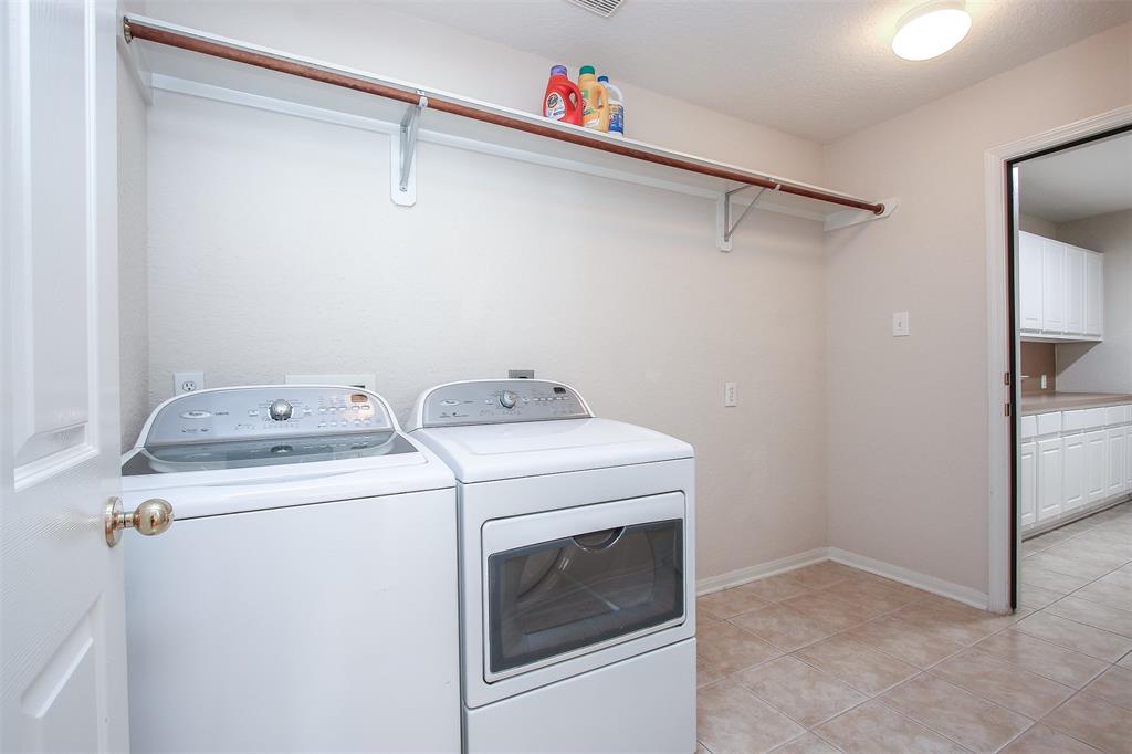 10 W Foxbriar Forest Circle