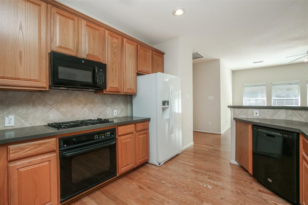 10 W Foxbriar Forest Circle