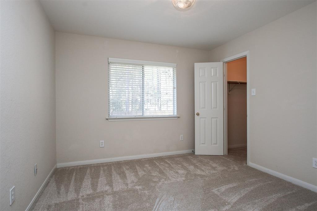 10 W Foxbriar Forest Circle