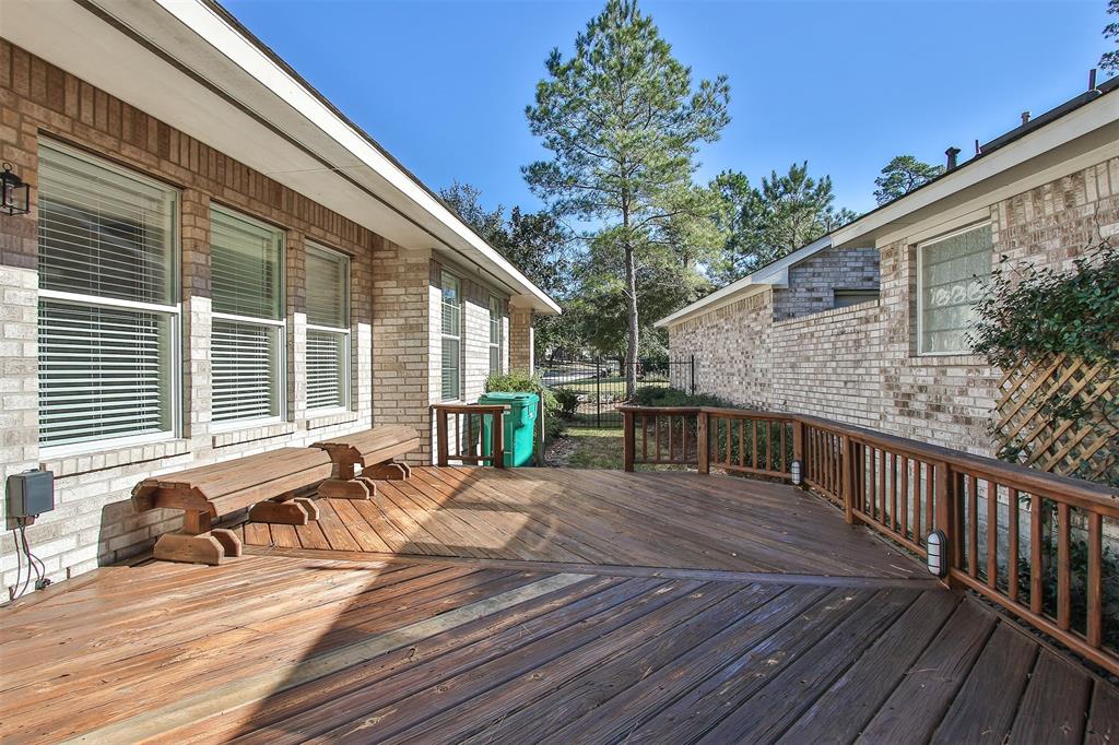 10 W Foxbriar Forest Circle