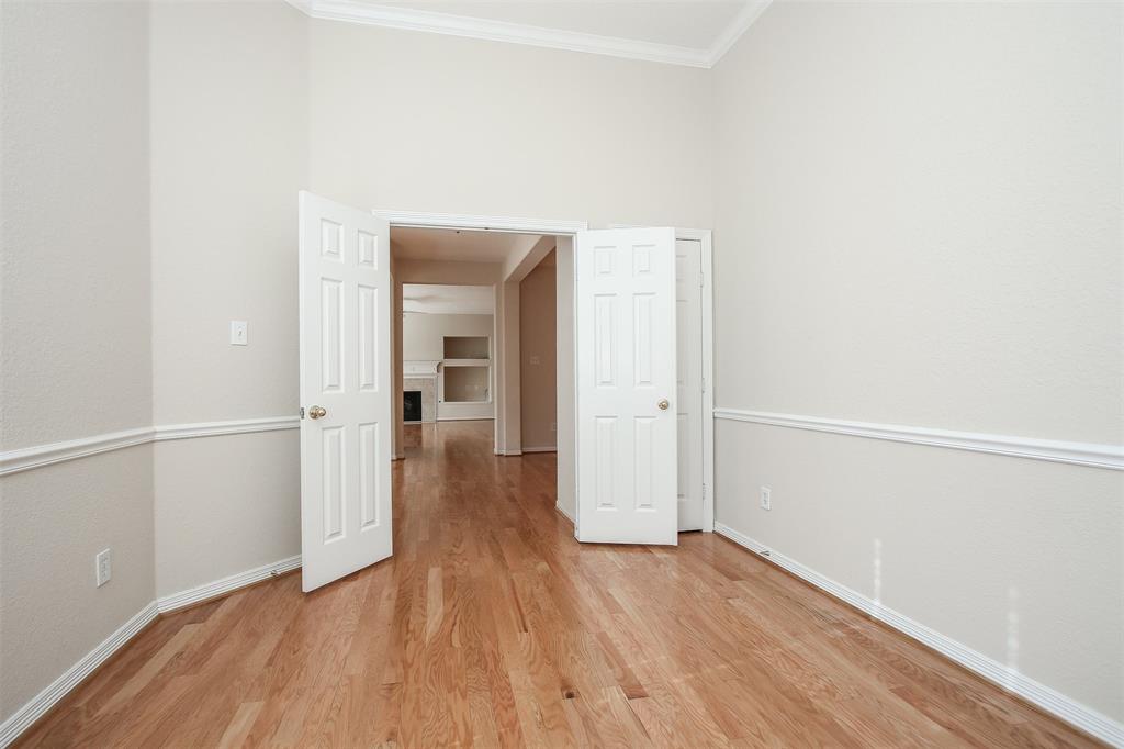 10 W Foxbriar Forest Circle