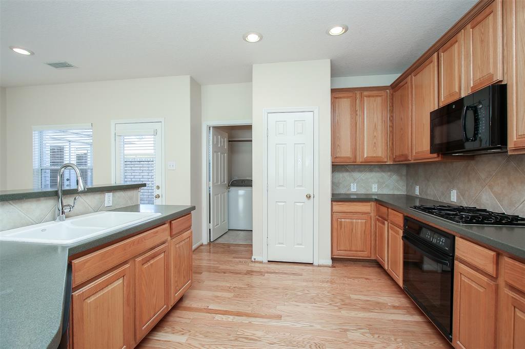 10 W Foxbriar Forest Circle