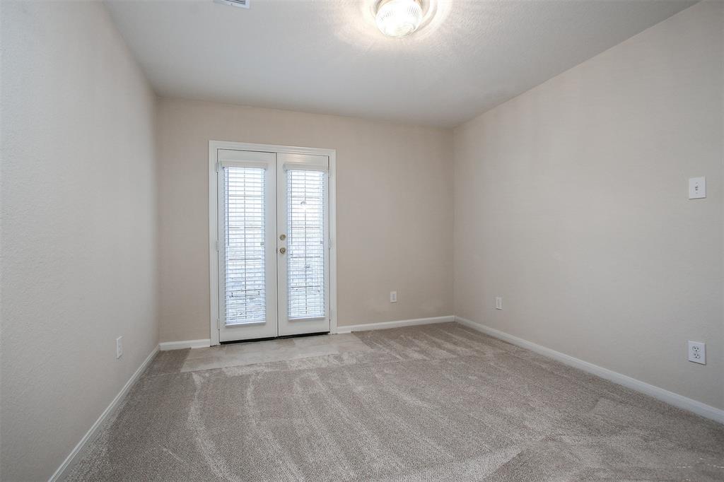 10 W Foxbriar Forest Circle