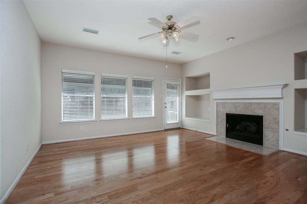 10 W Foxbriar Forest Circle