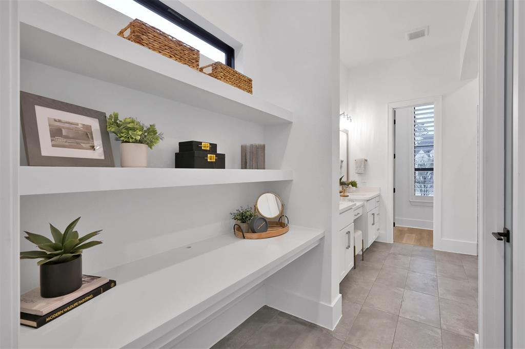 216 S Empress Green Place
