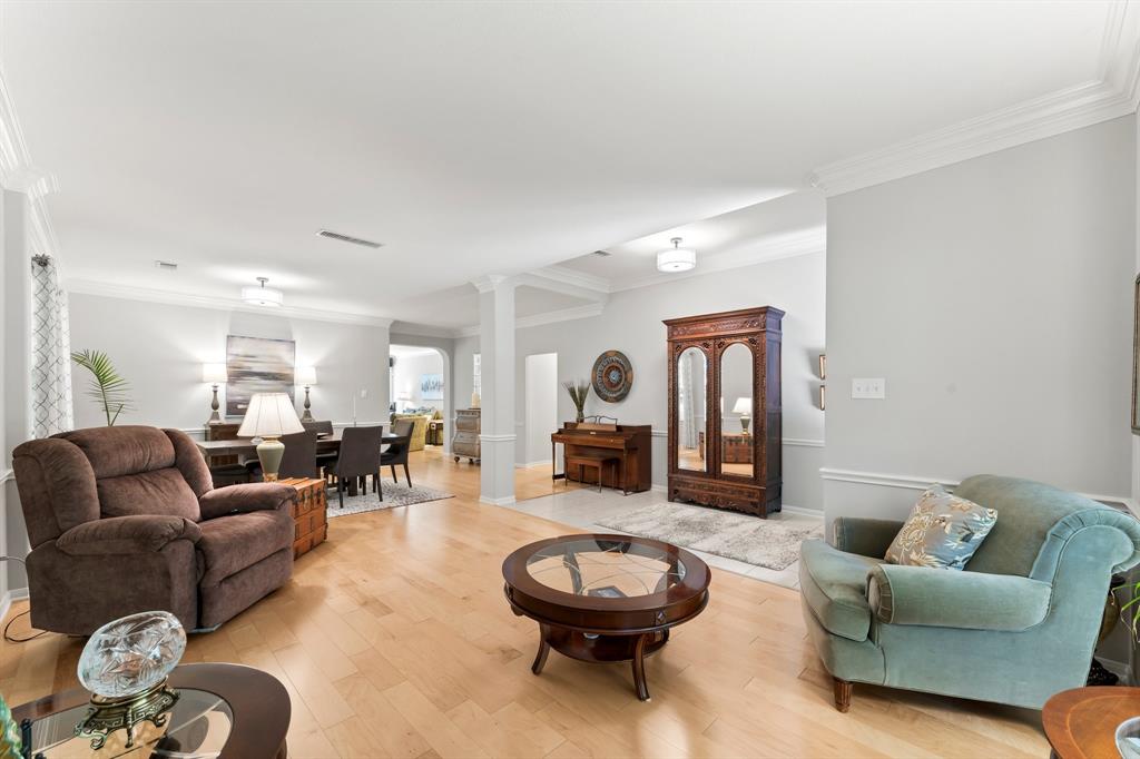 154 W Bristol Oak Circle