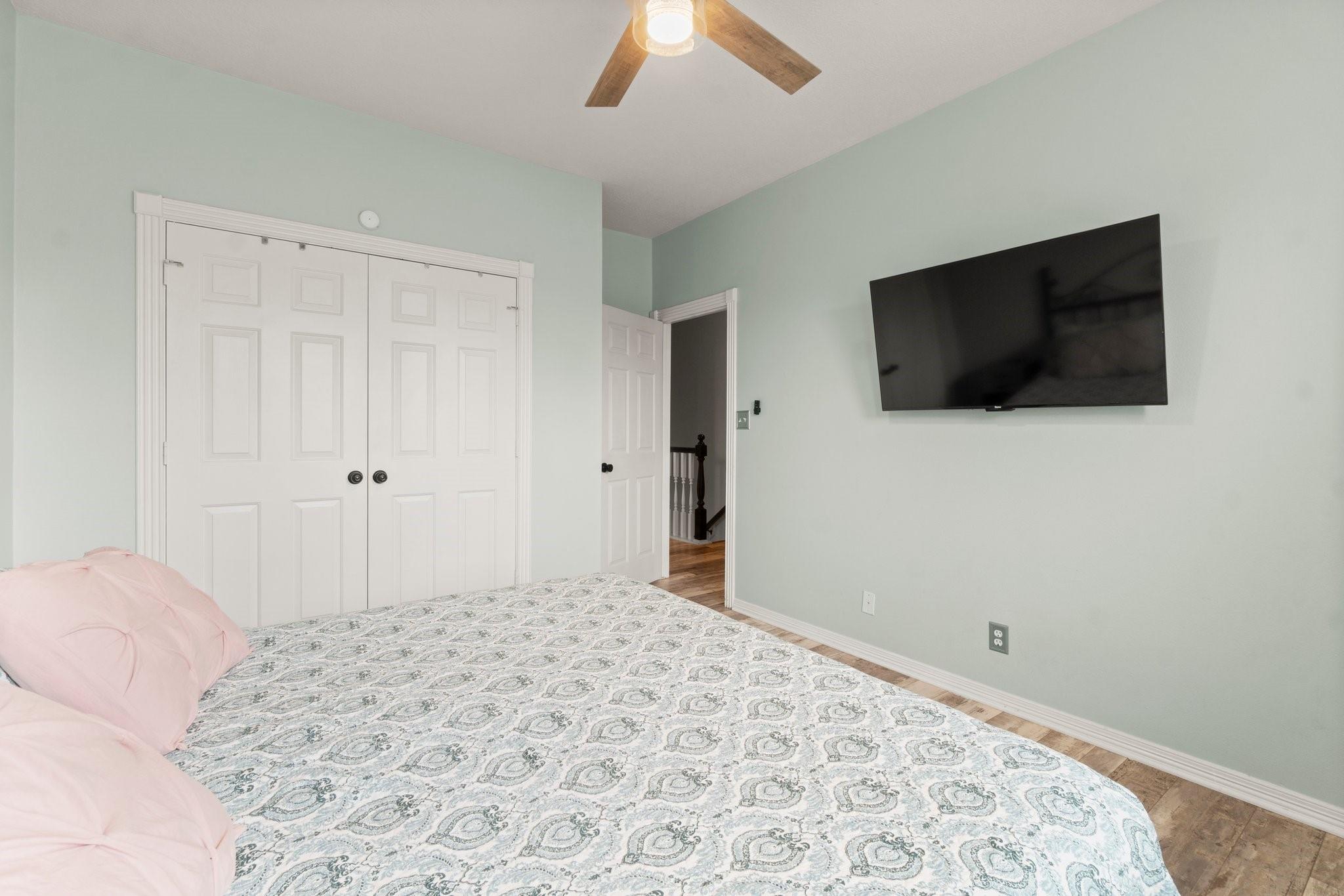 6047 Oak Creek Lane