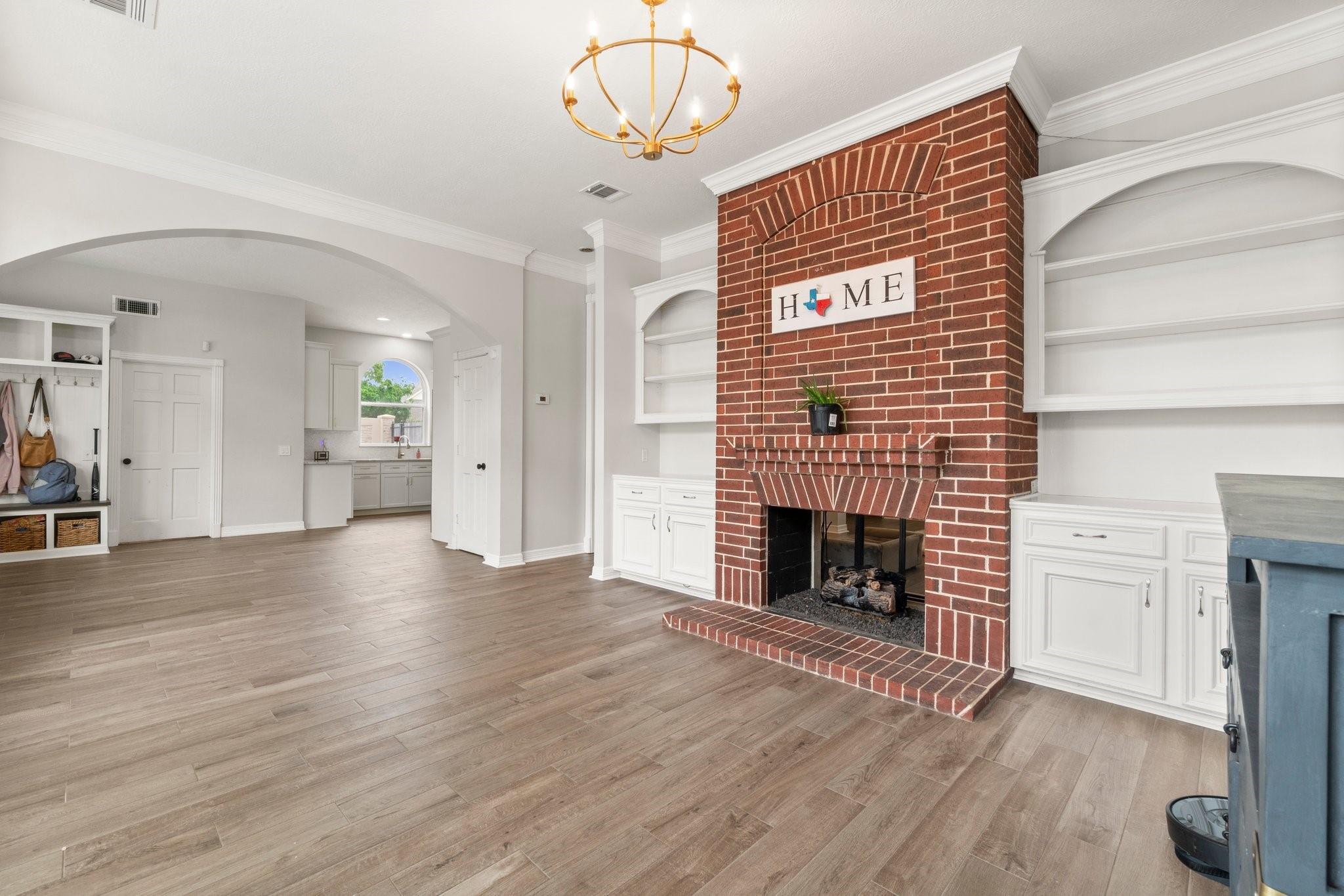 6047 Oak Creek Lane