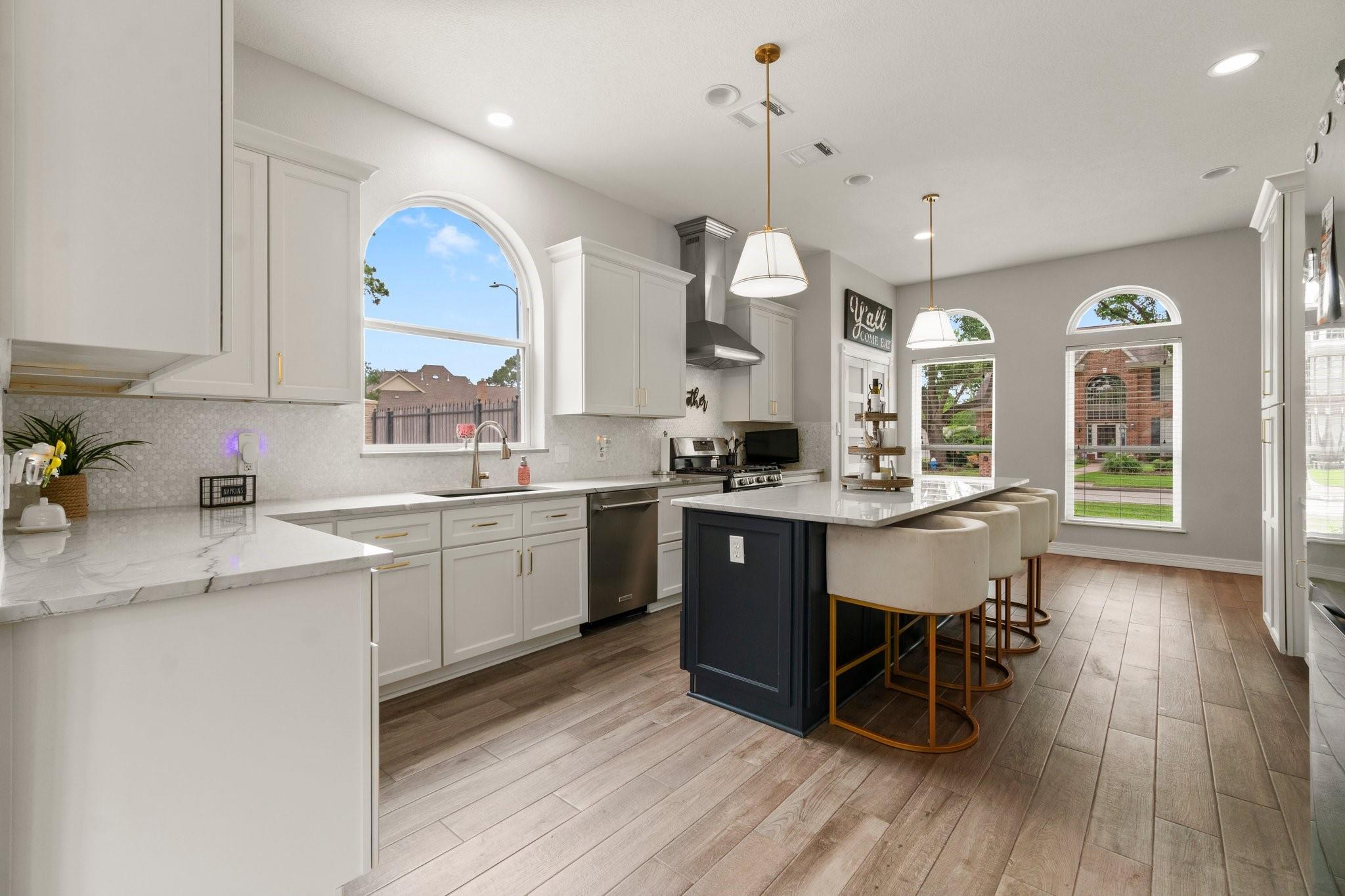 6047 Oak Creek Lane