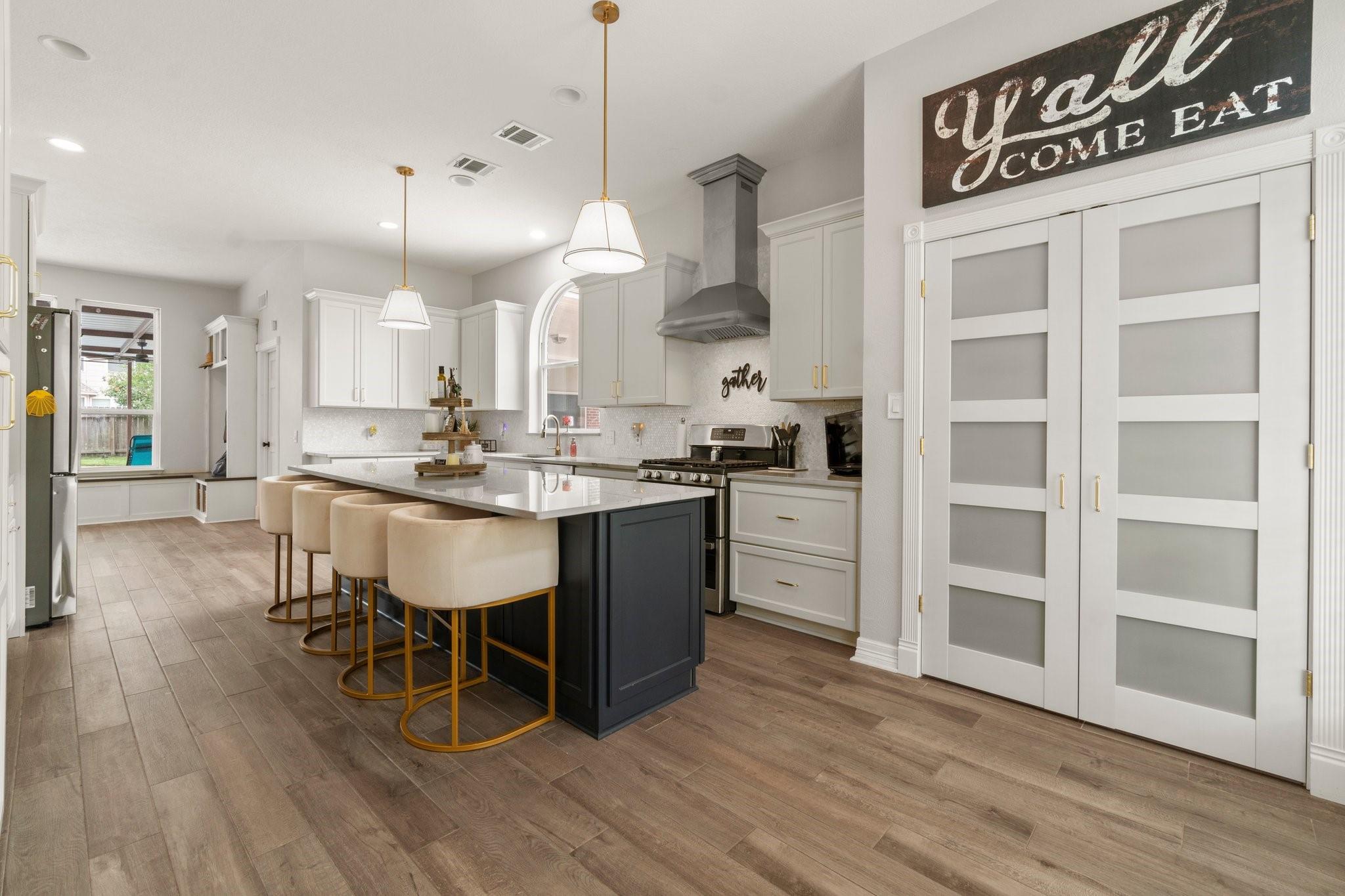 6047 Oak Creek Lane