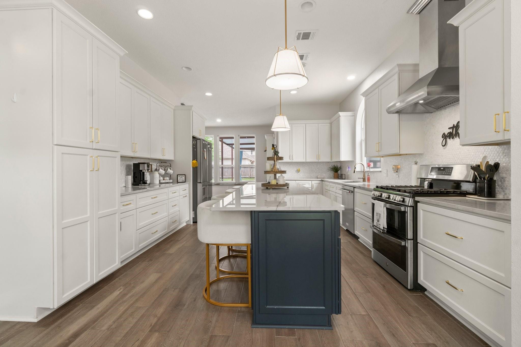 6047 Oak Creek Lane
