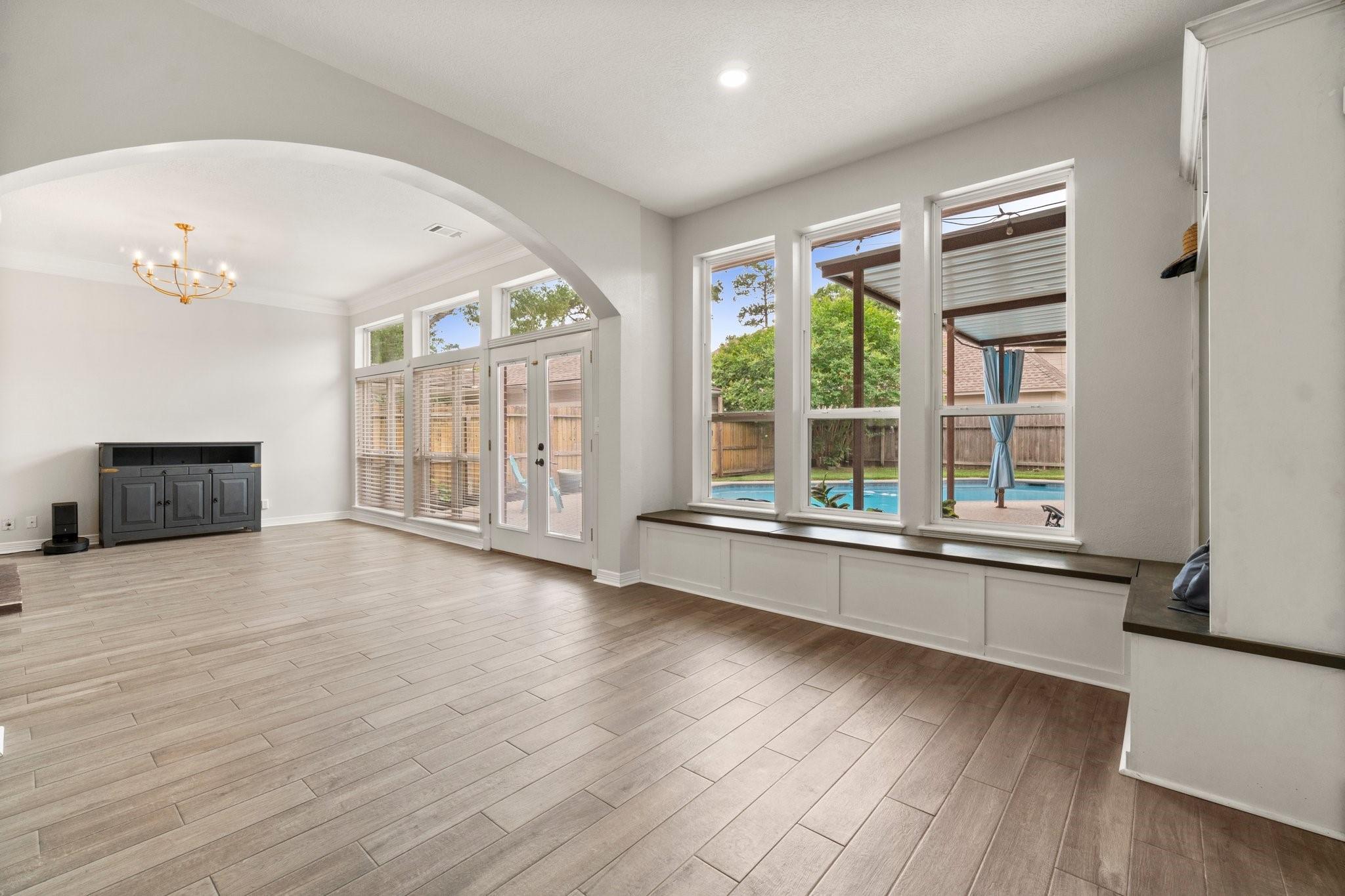6047 Oak Creek Lane