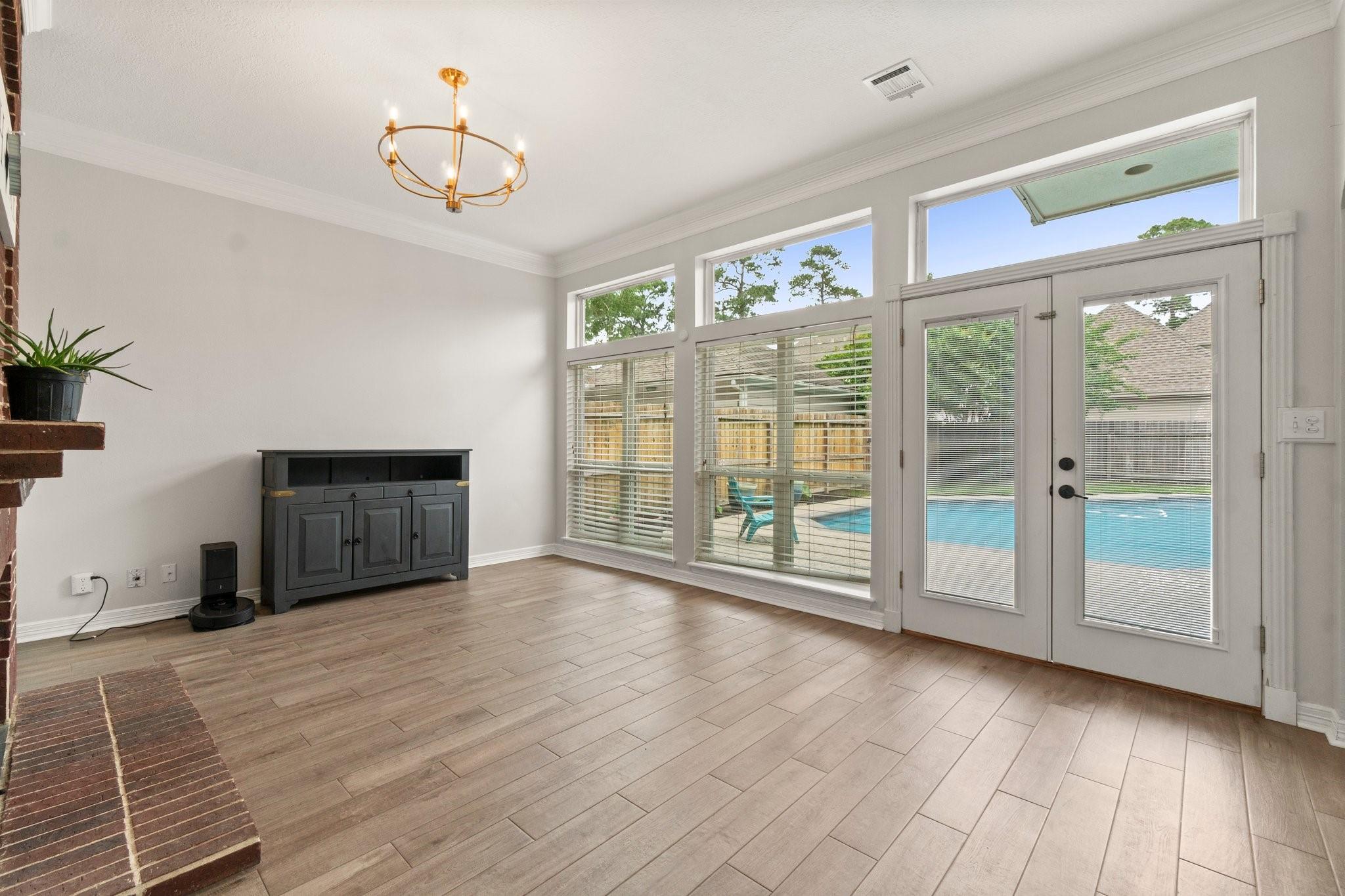 6047 Oak Creek Lane