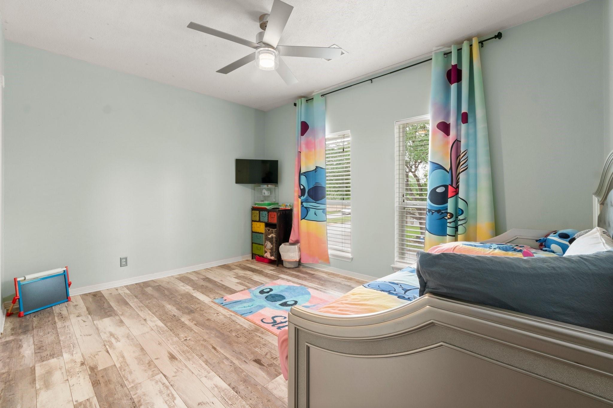 6047 Oak Creek Lane