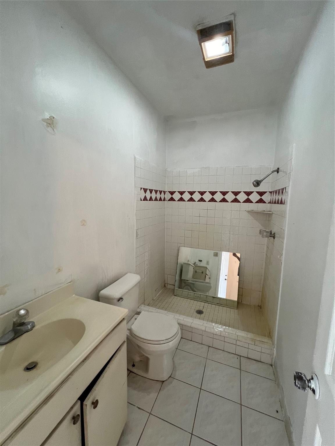 1806 Clinton Drive