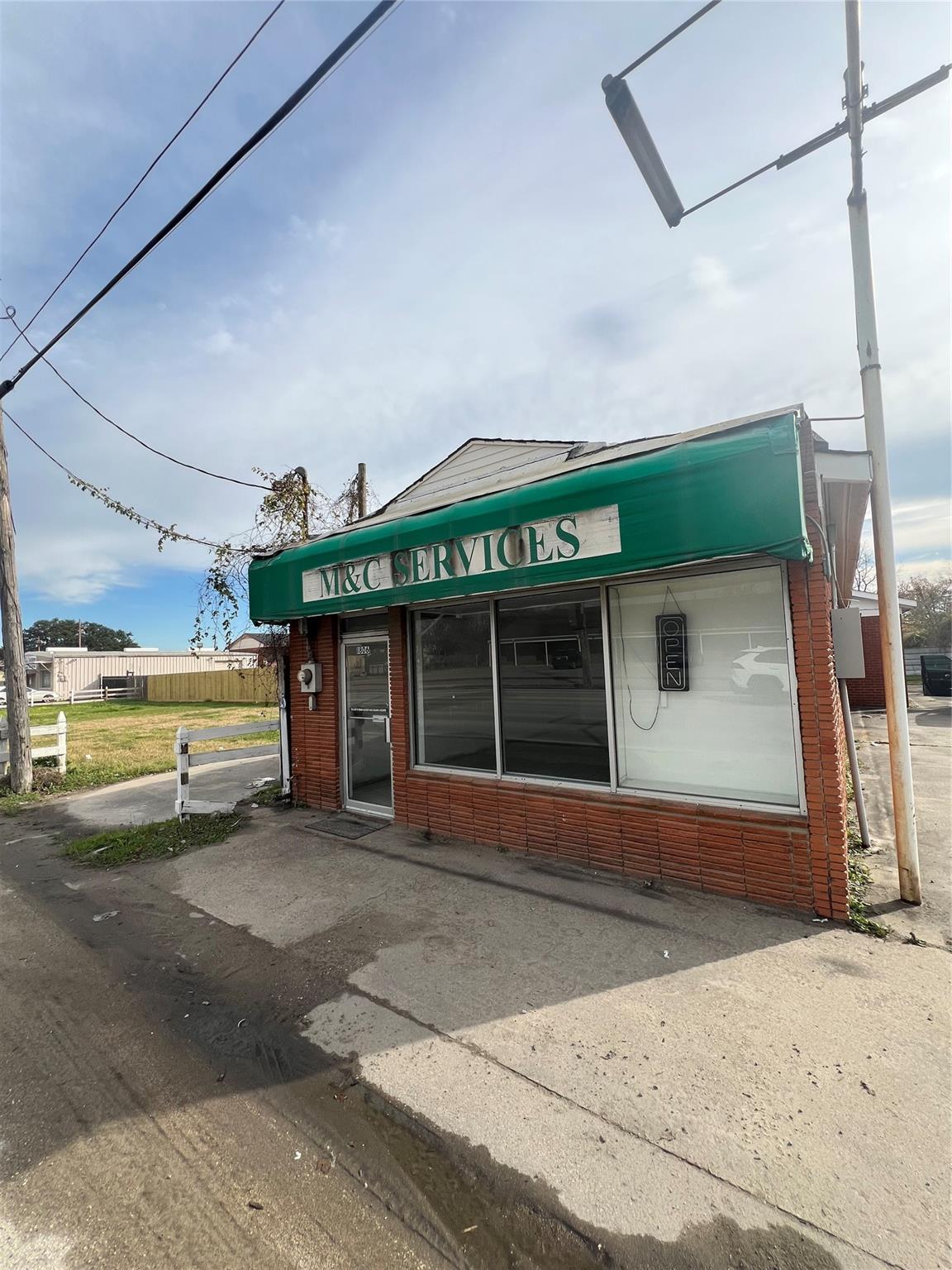 1806 Clinton Drive