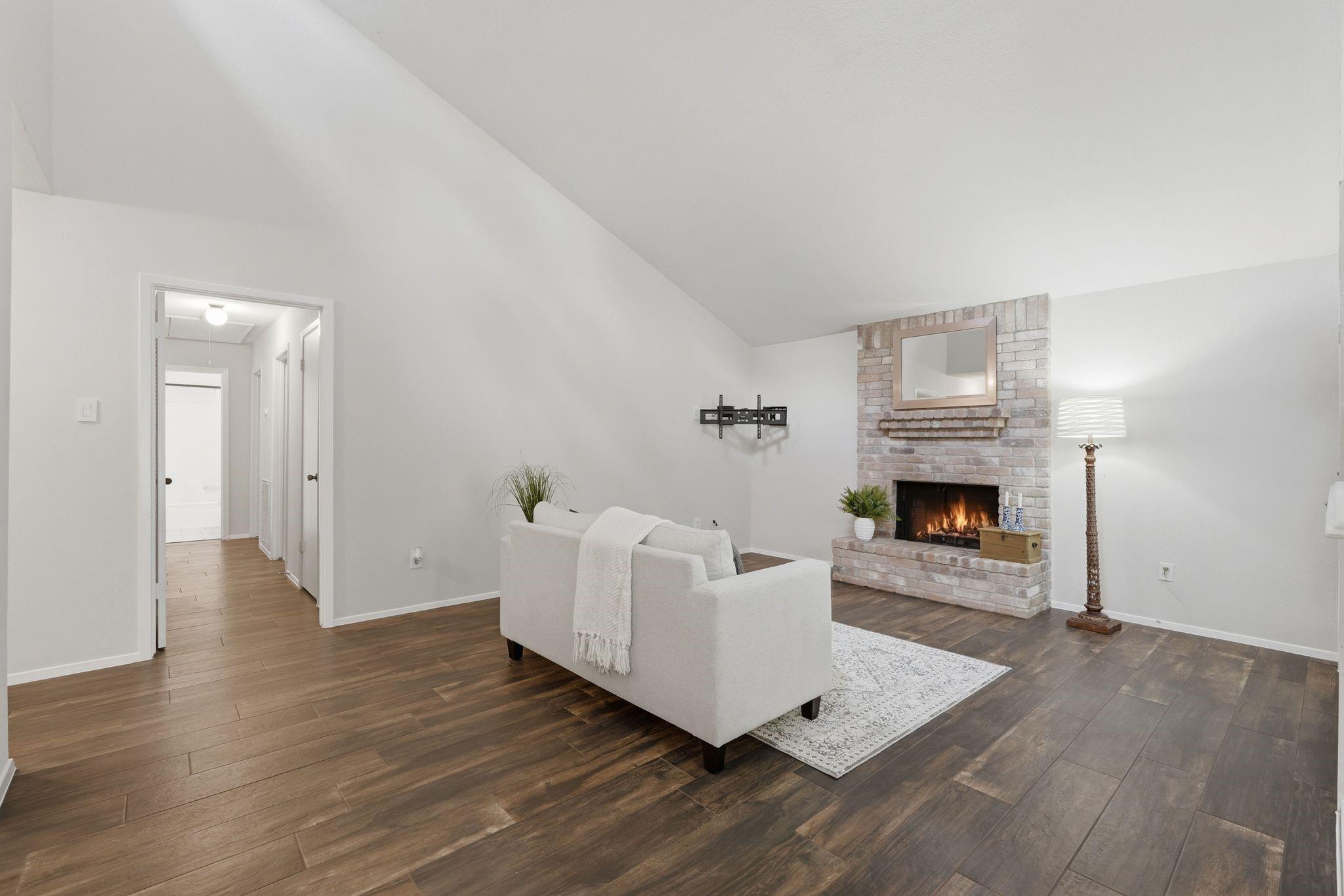 11 Rock Pine Court