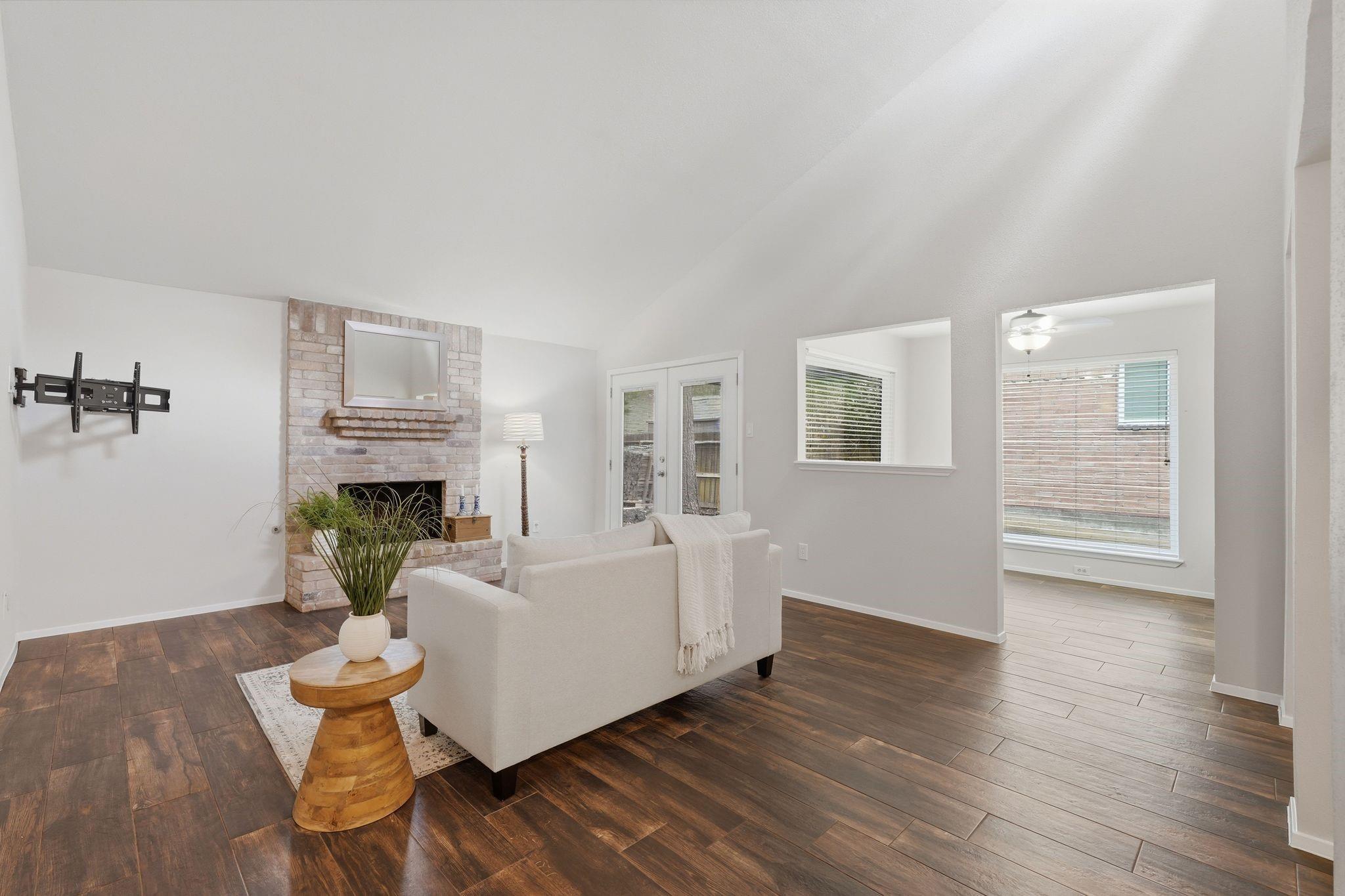 11 Rock Pine Court
