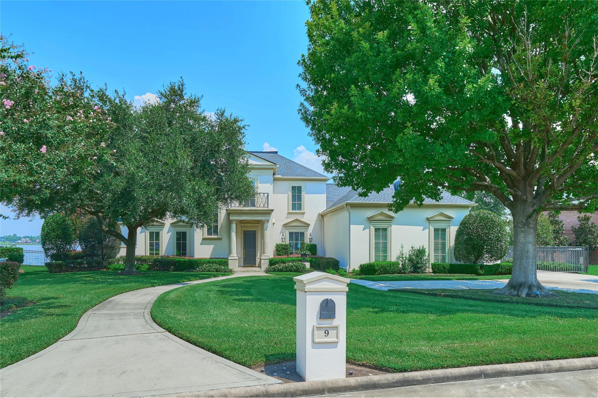 9 Lake Estates Court