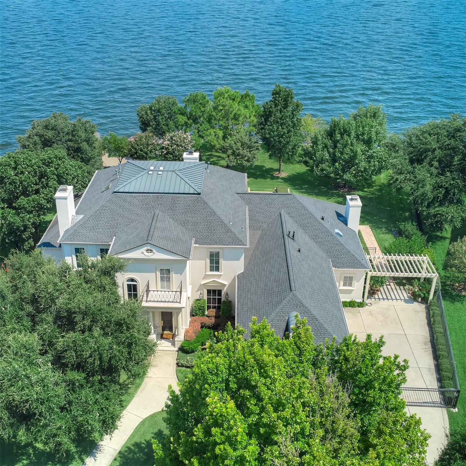 9 Lake Estates Court