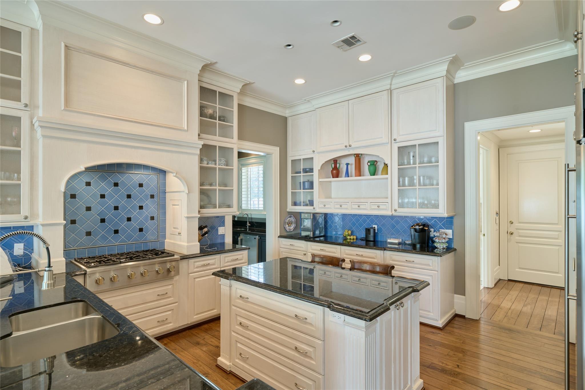 9 Lake Estates Court