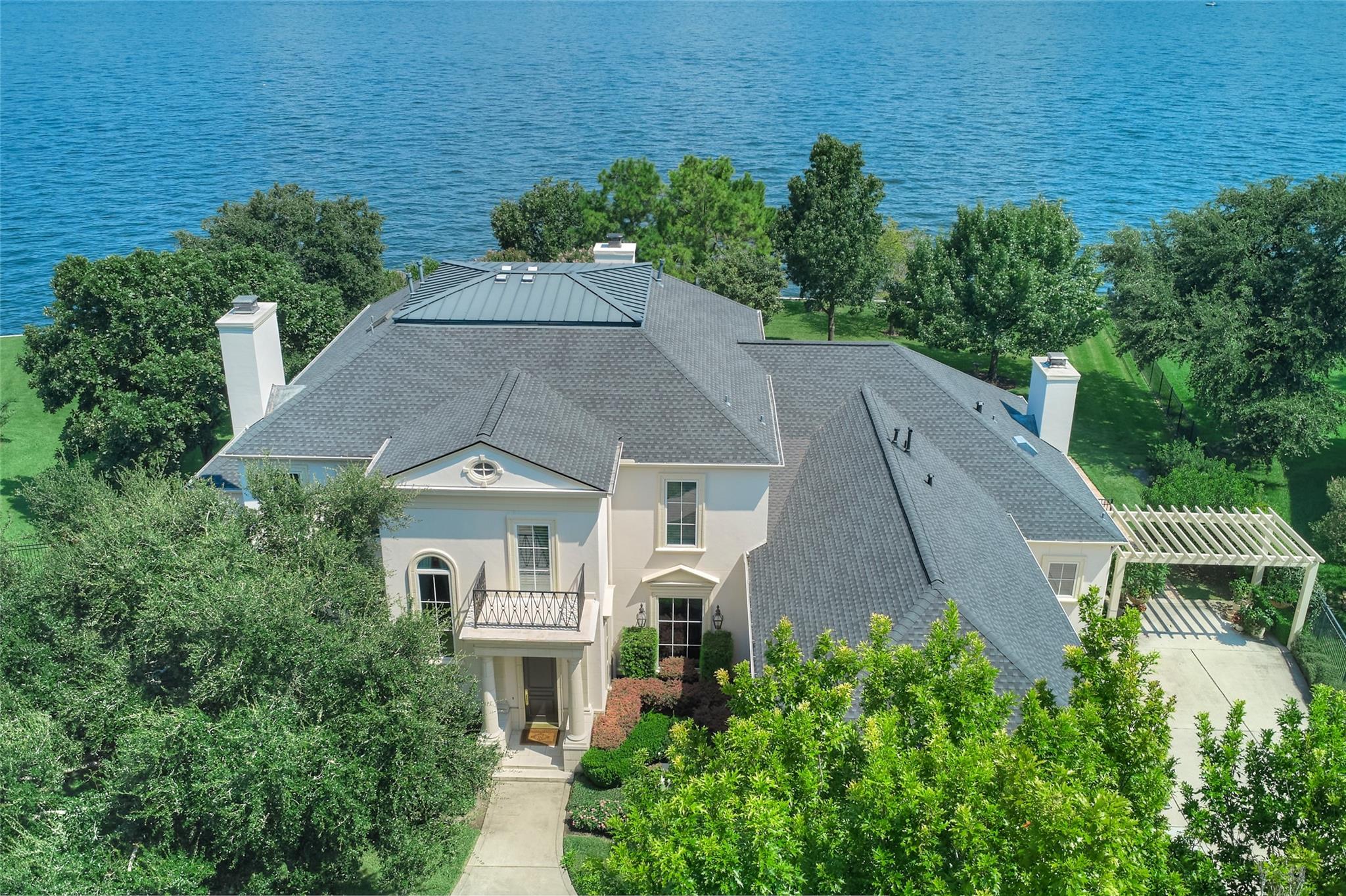 9 Lake Estates Court