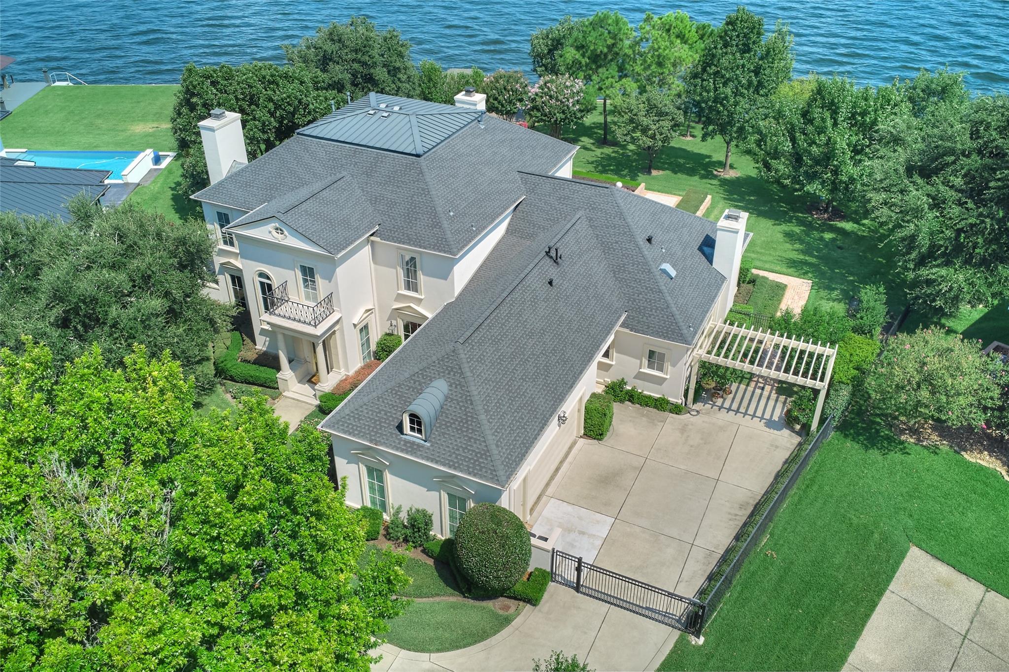 9 Lake Estates Court
