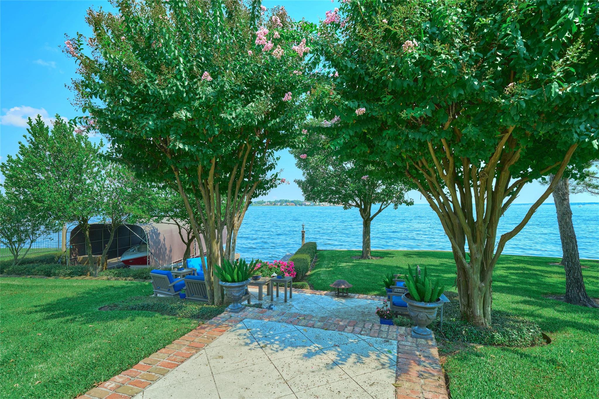 9 Lake Estates Court