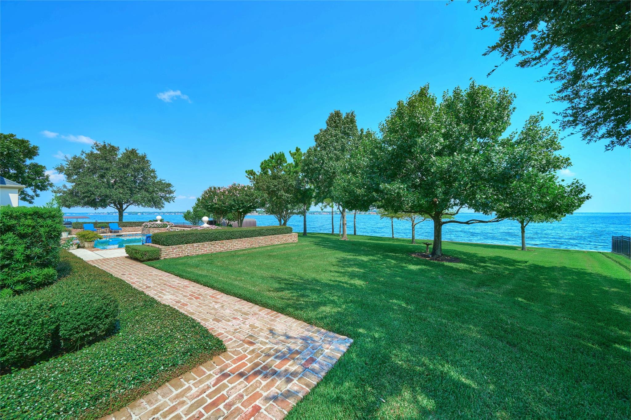9 Lake Estates Court