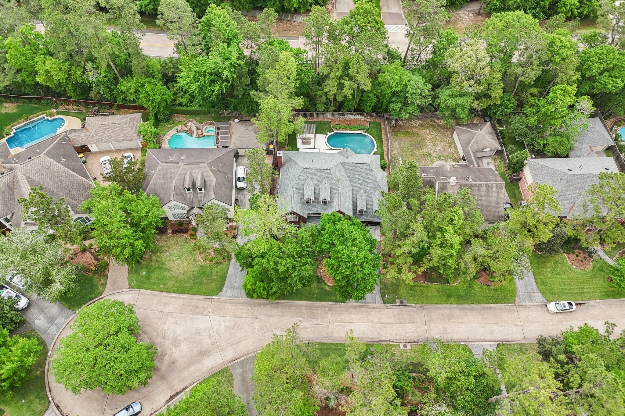 18 Woodmere Place
