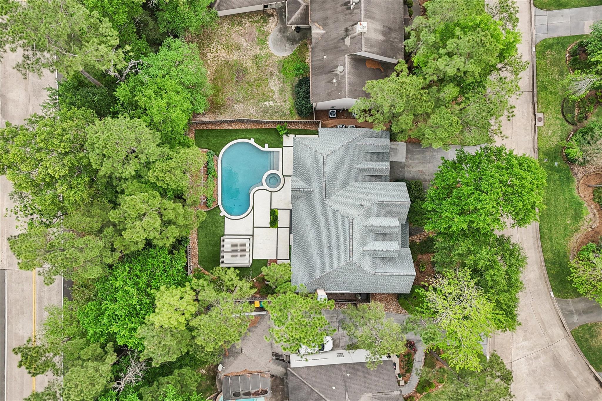 18 Woodmere Place