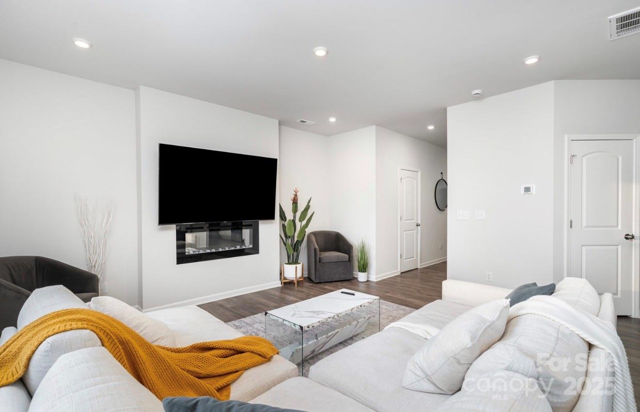 4922 Raspberry Knoll Drive