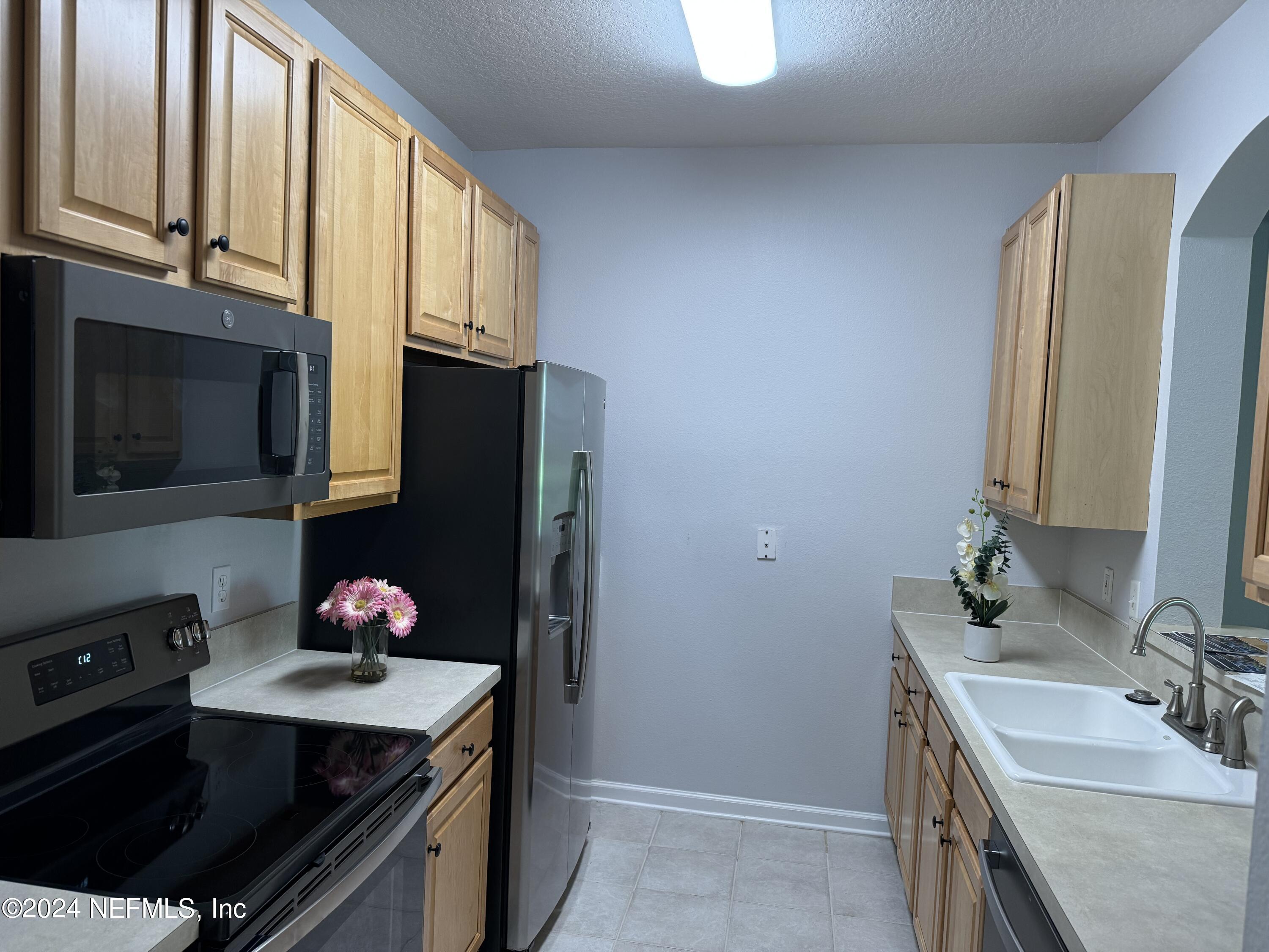 10550 BAYMEADOWS Road, 1018