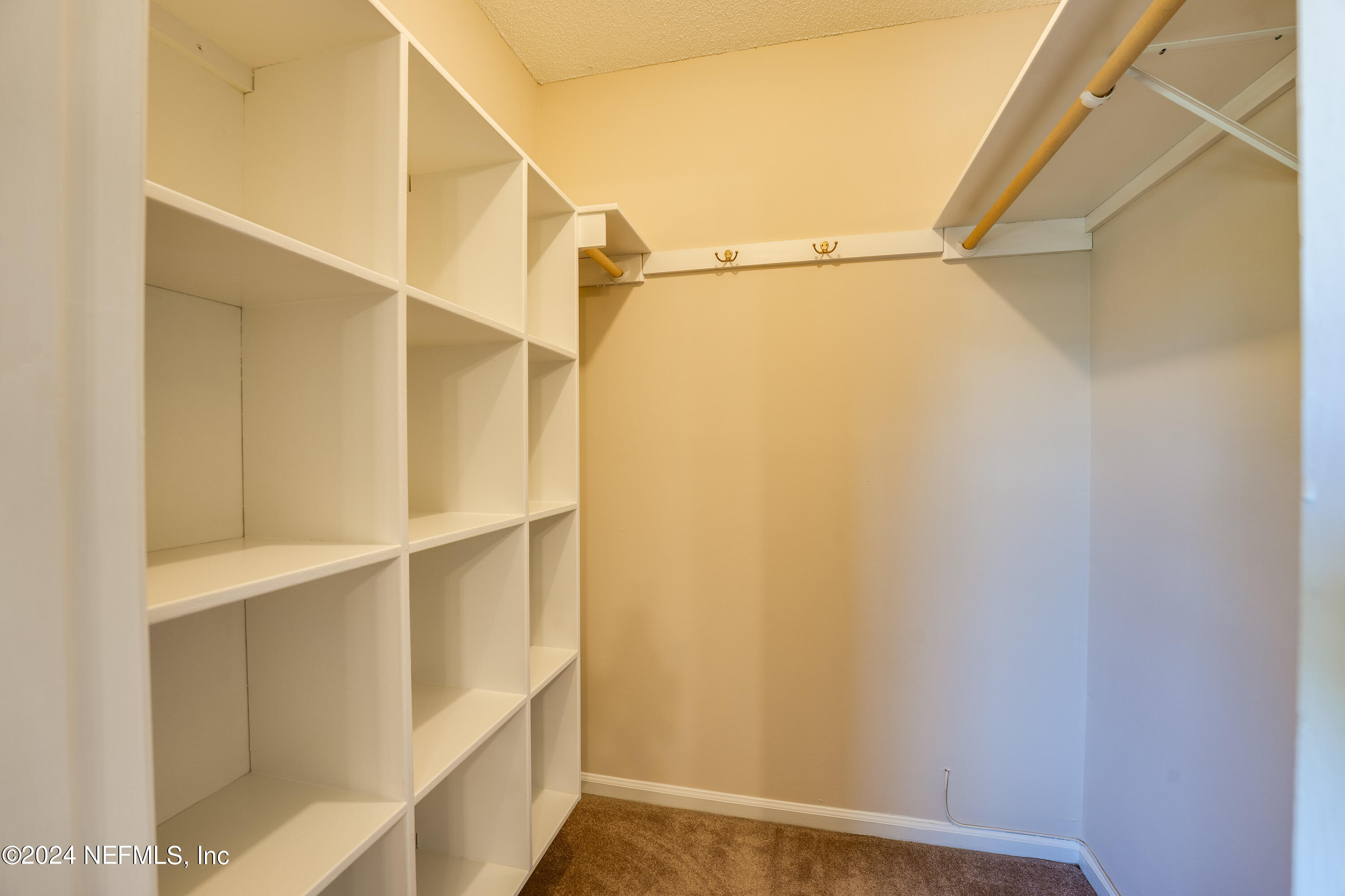 10747 CROSSTIE Road E