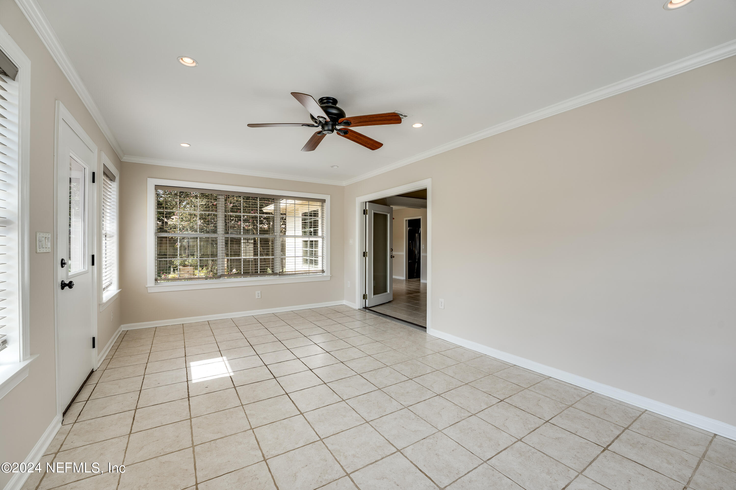 10747 CROSSTIE Road E