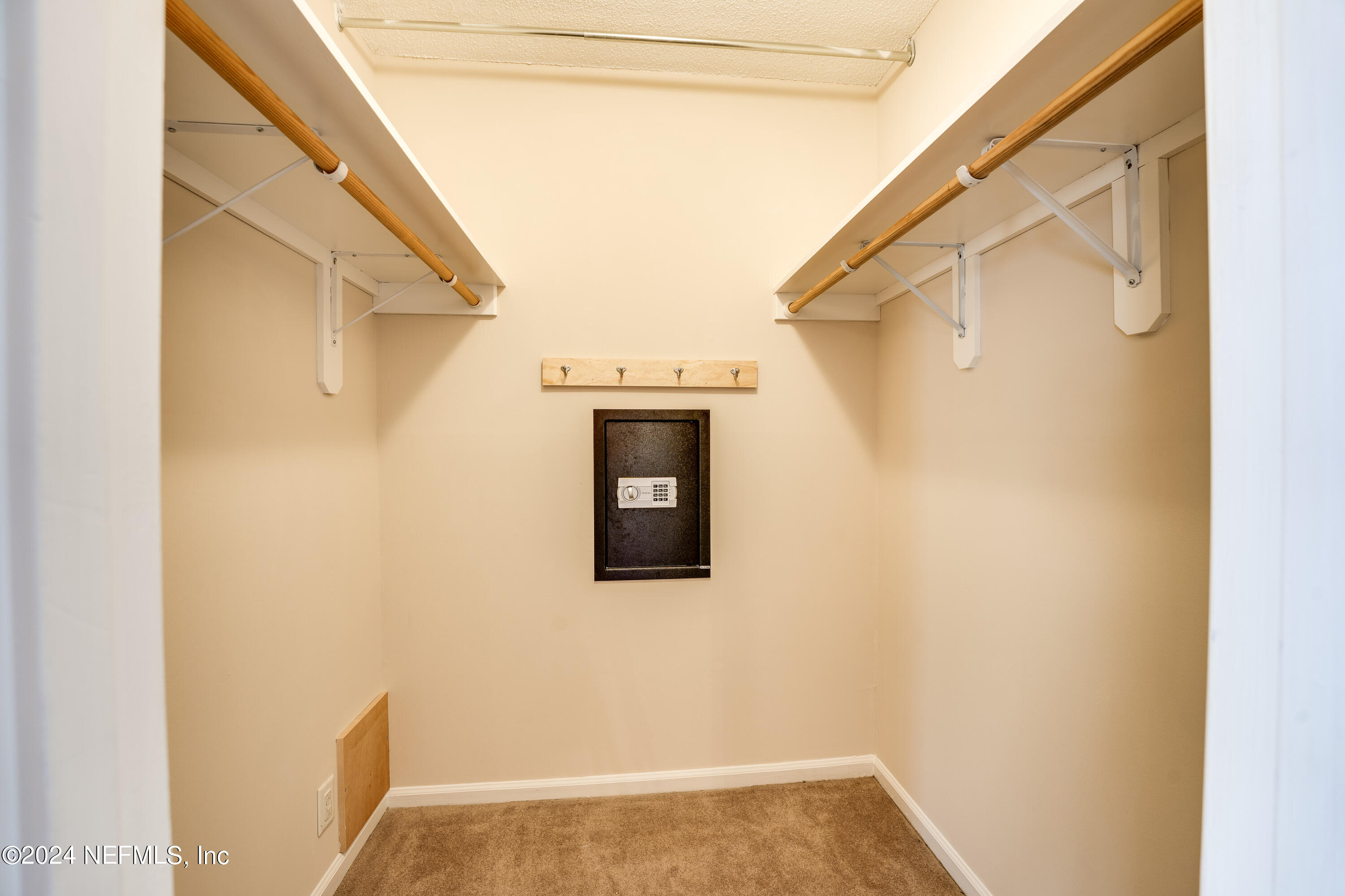 10747 CROSSTIE Road E