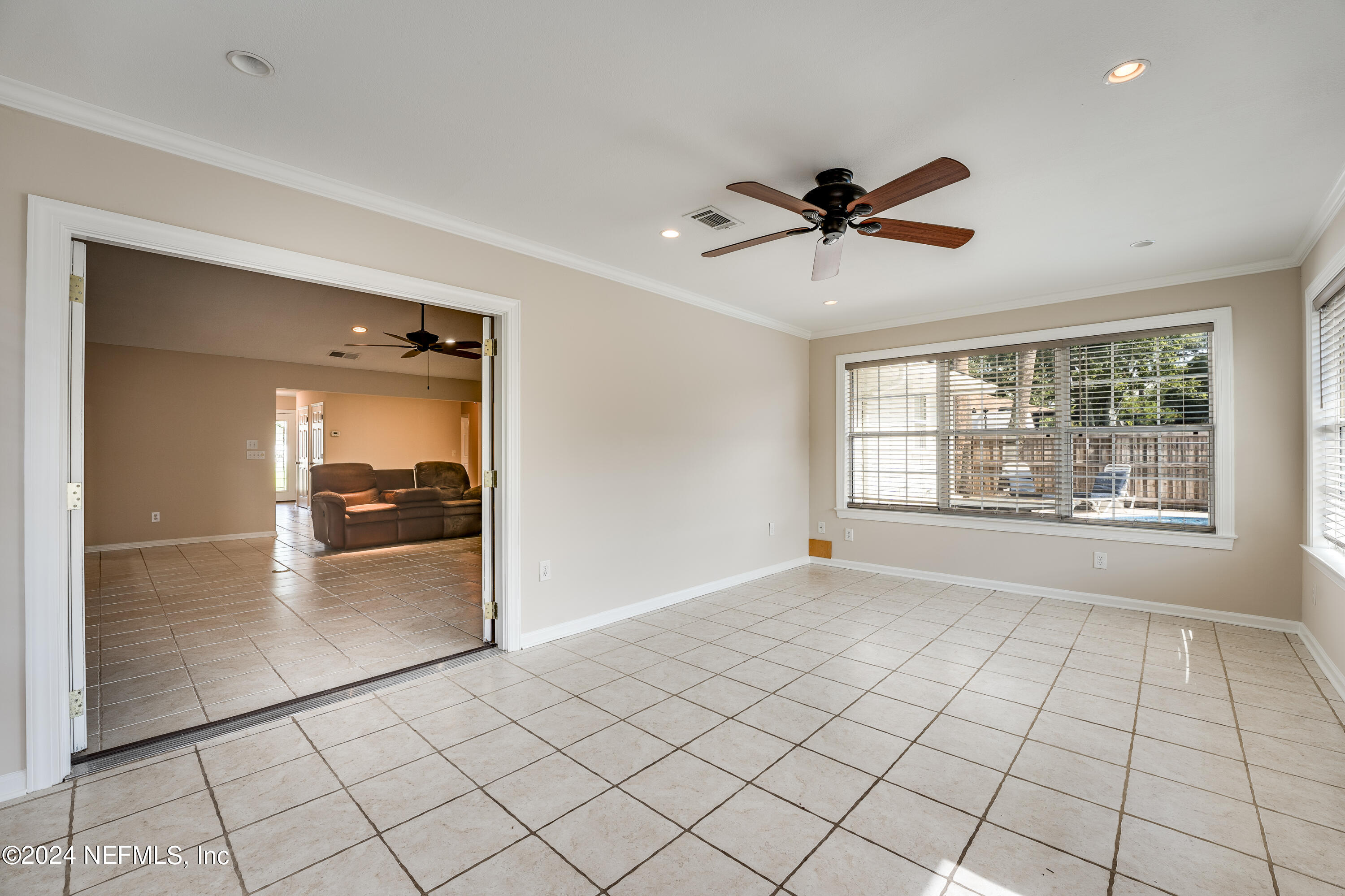 10747 CROSSTIE Road E